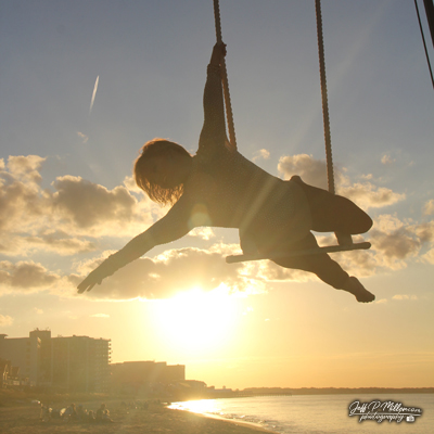 Fun Aboard - Keren Maceira Trapeze