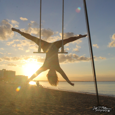 Fun Aboard - Keren Maceira Trapeze